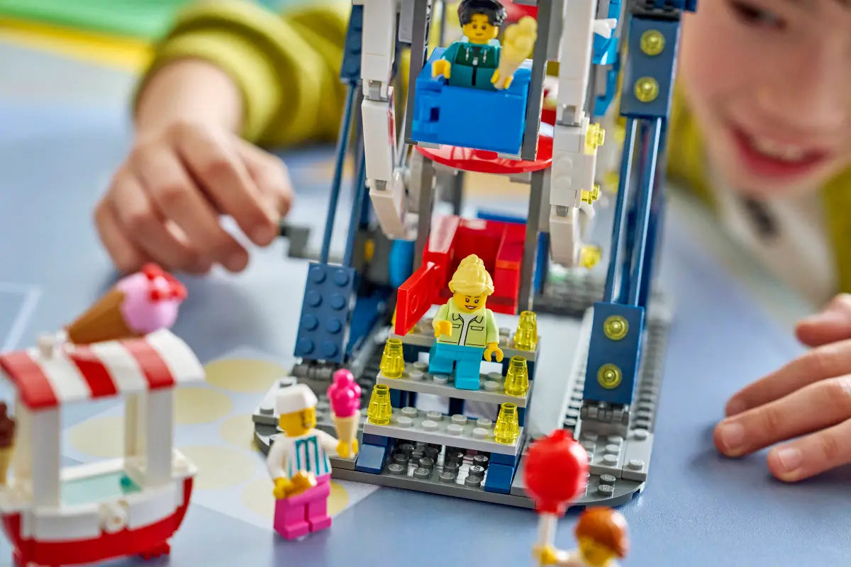 Lego Creator 3-in-1 Iconic Ferris Wheel (31389)