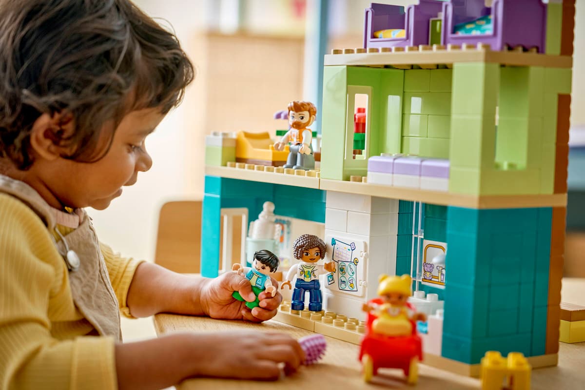 Lego Duplo 3 in 1 Modern Family House with Figures 10470