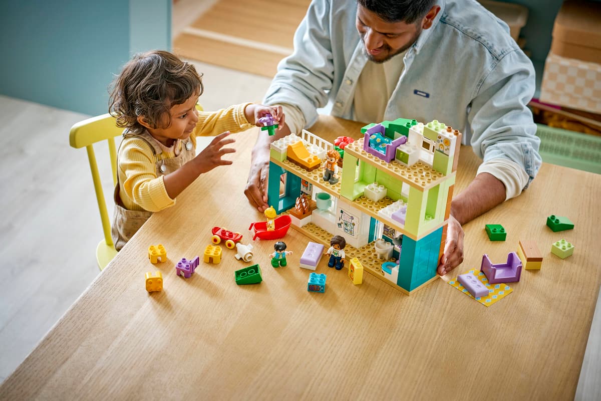 Lego Duplo 3 in 1 Modern Family House with Figures 10470