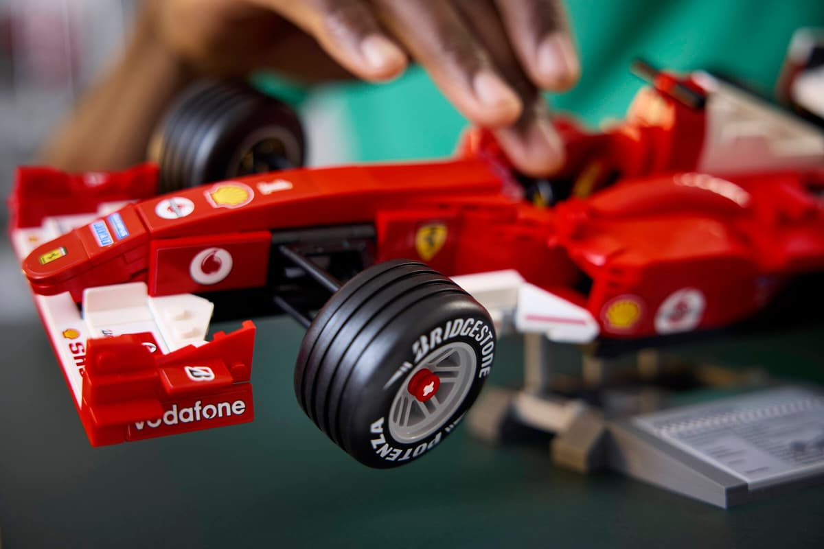 Lego Icons Ferrari F2004 & Michael Schumacher 11375