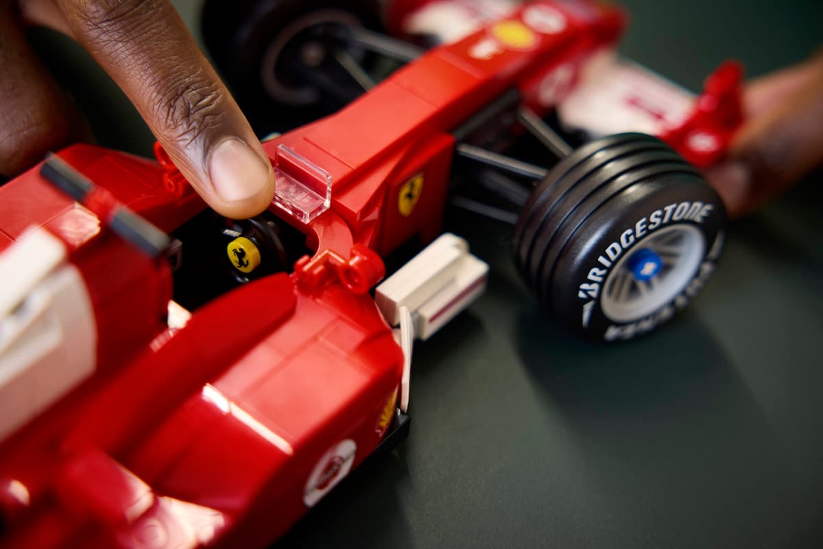 Lego Icons Ferrari F2004 & Michael Schumacher 11375