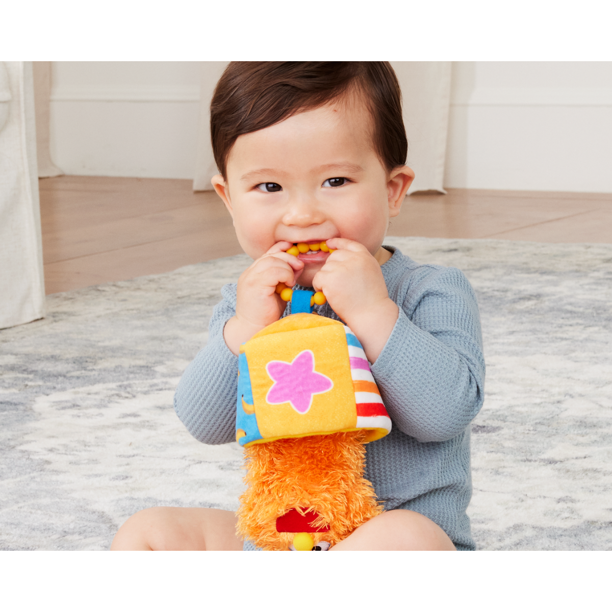 Melissa & Doug Ms. Rachel Herbie Sensory Take-Along Toy (6072307)