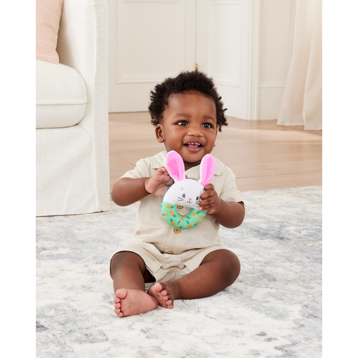 Melissa & Doug Ms. Rachel Hop Little Bunnies Soft Rattle (6072309)