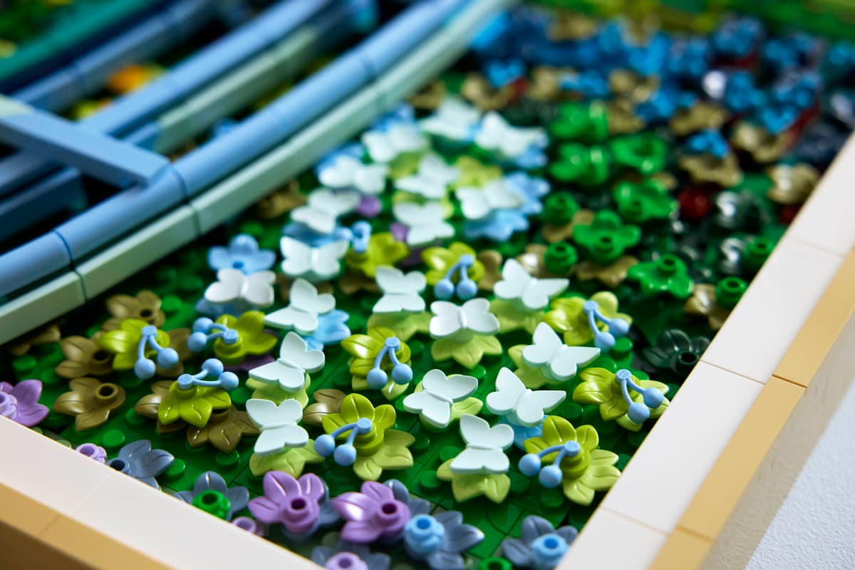 Lego Art Claude Monet – Bridge over a Pond of Water Lilies 31220