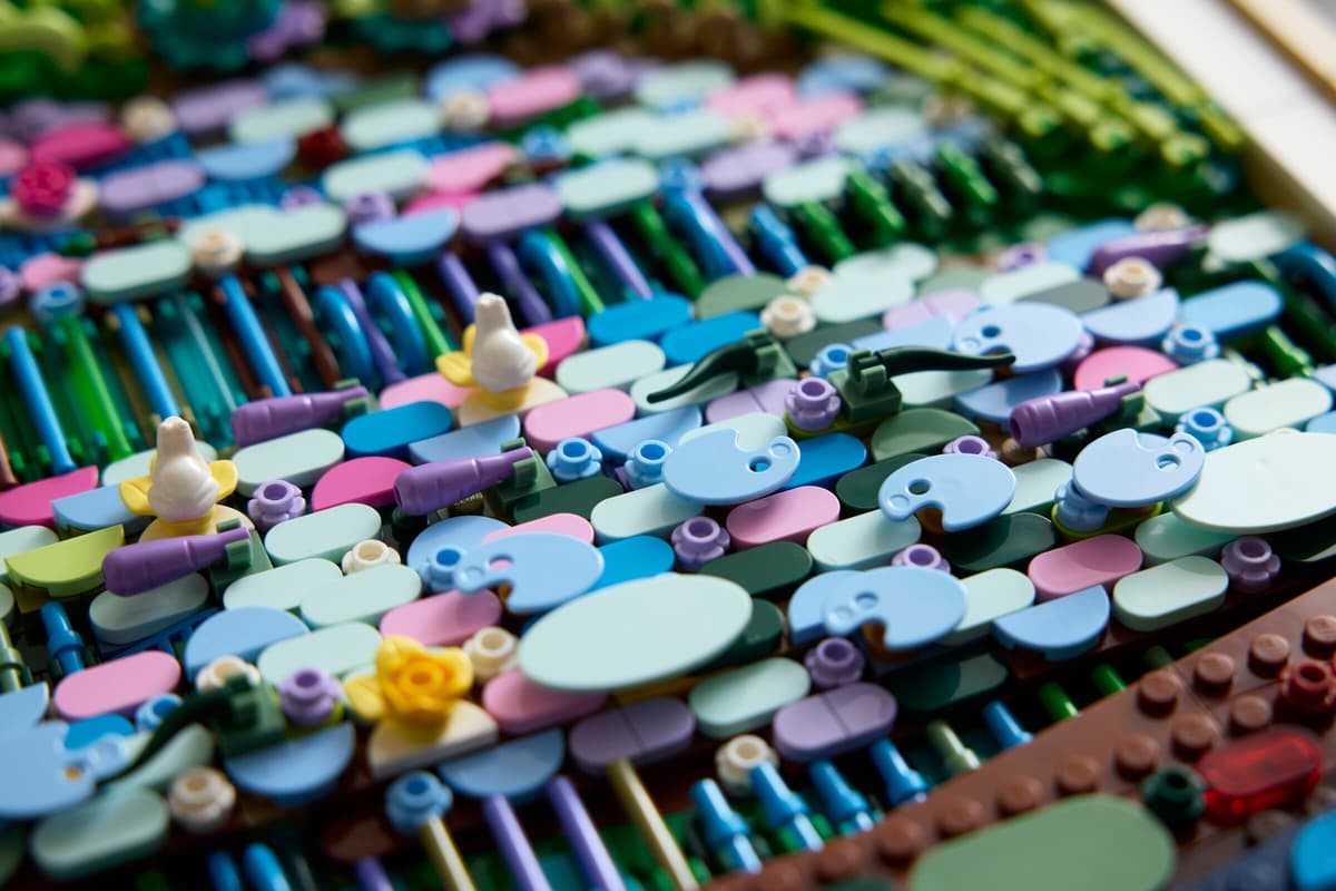 Lego Art Claude Monet – Bridge over a Pond of Water Lilies 31220