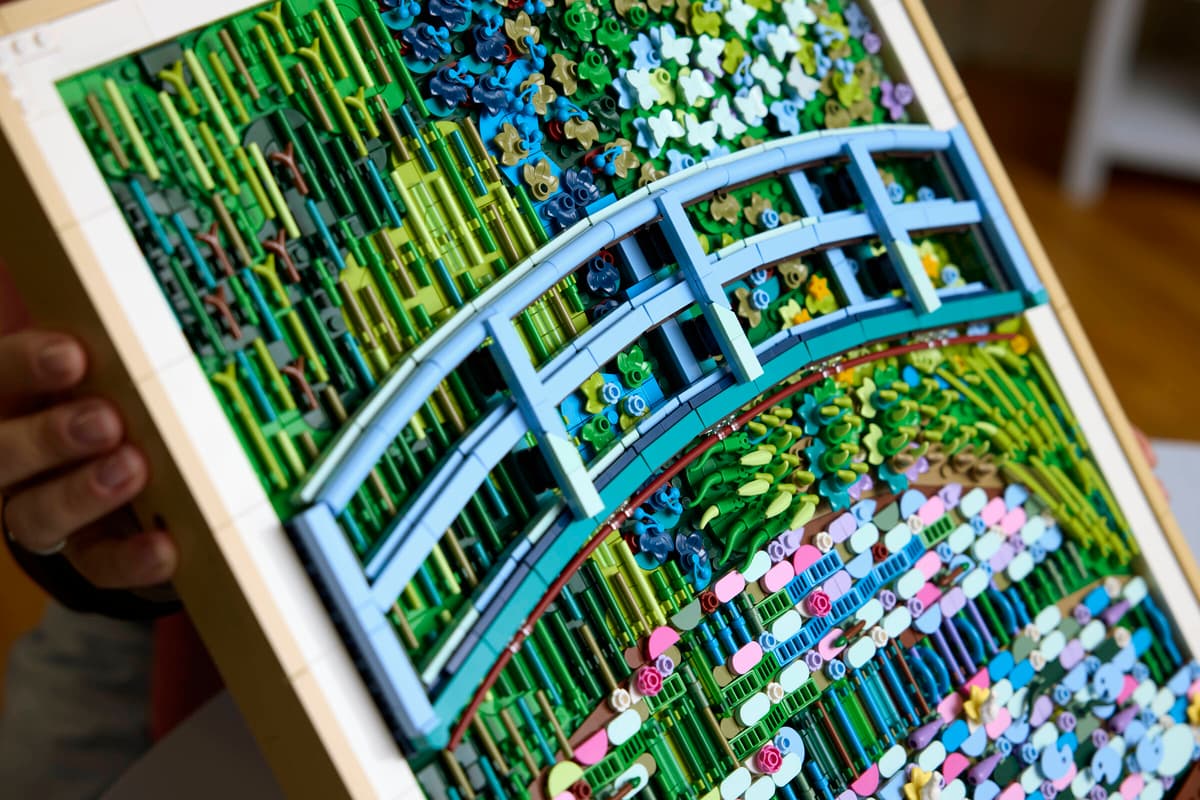 Lego Art Claude Monet – Bridge over a Pond of Water Lilies 31220