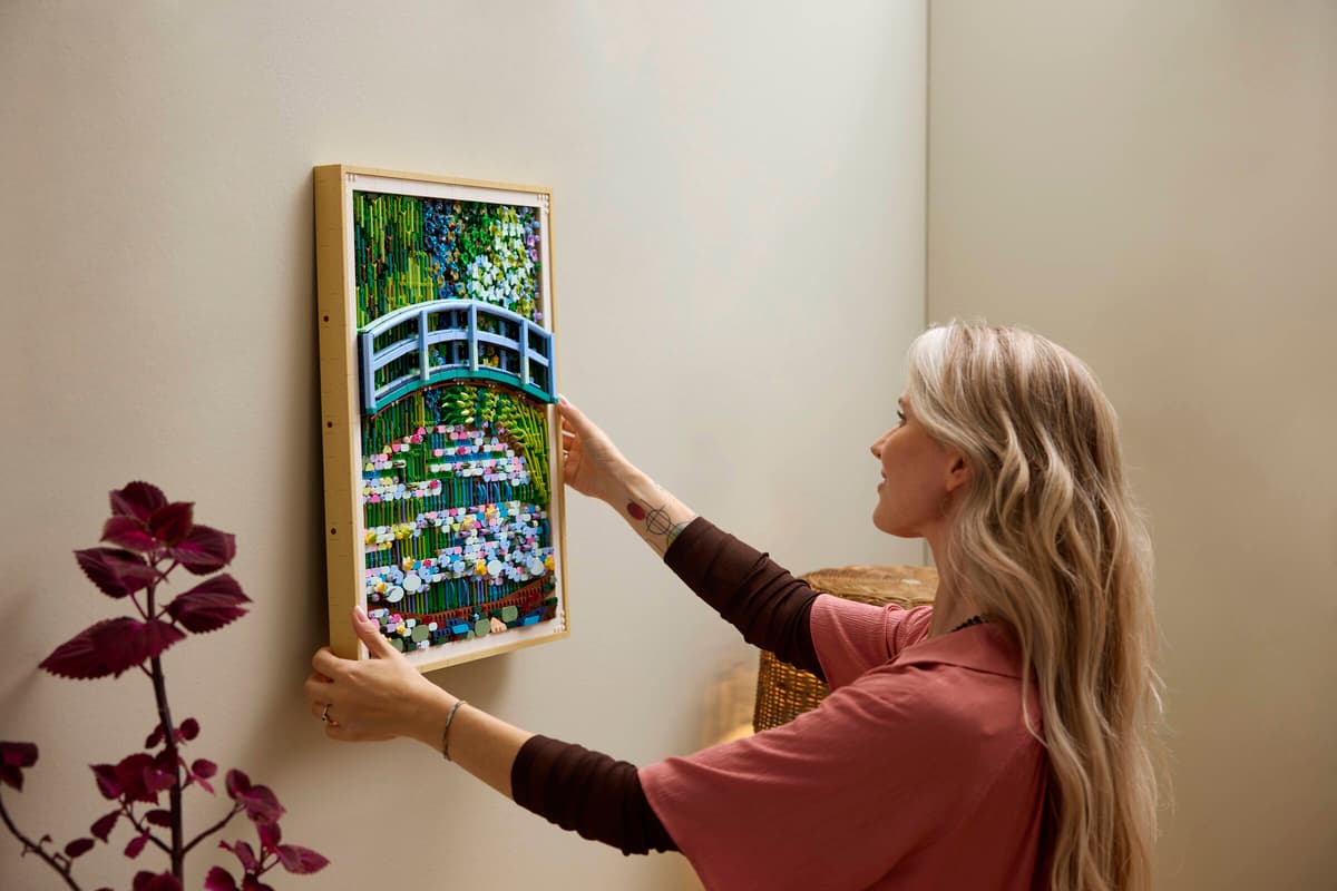 Lego Art Claude Monet – Bridge over a Pond of Water Lilies 31220