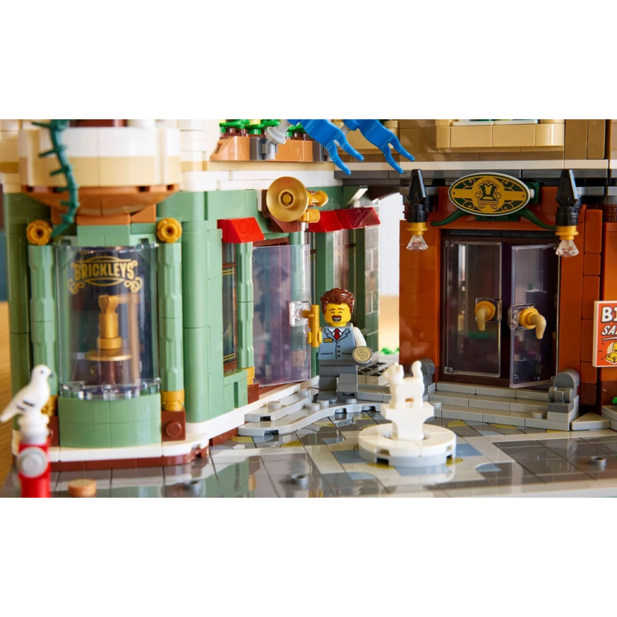 Lego Icons Shopping Street (11371)