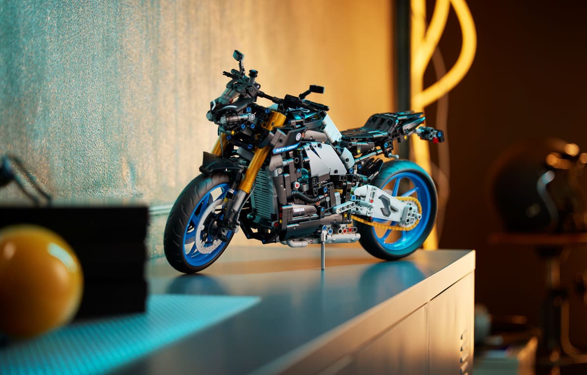 Lego Technic Yamaha MT-10 SP 42159 (Damaged Box)