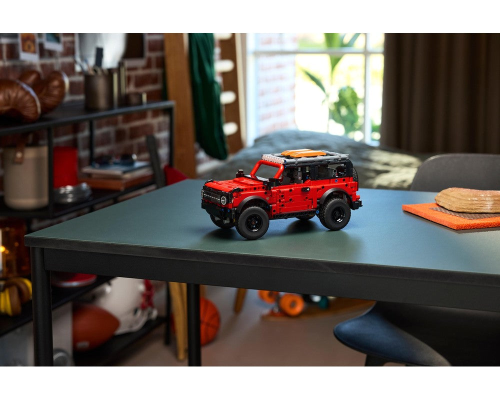 Lego 42213 Ford Bronco SUV