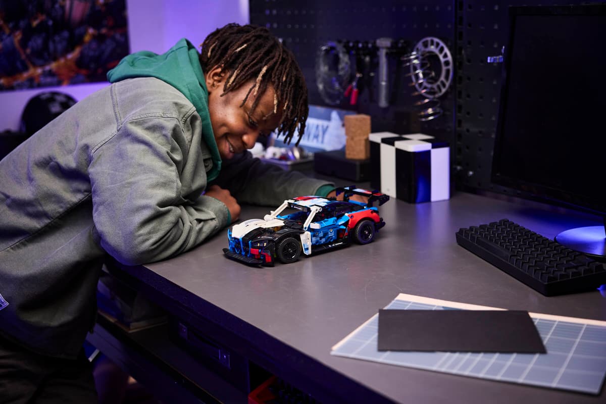 Lego Technic BMW M4 GT3 EVO Race Car 42226