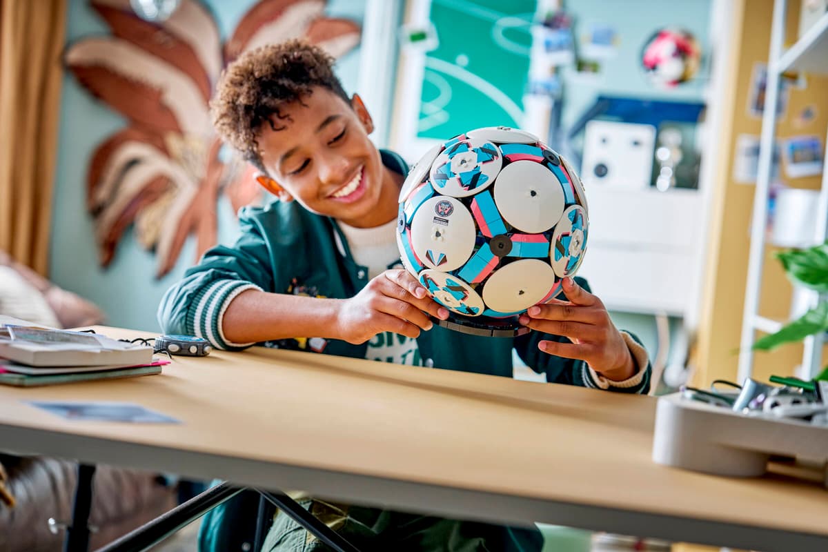 Lego Editions Soccer Ball 43019