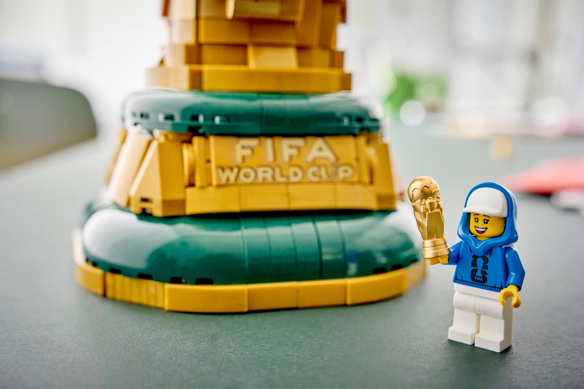 Lego Editions FIFA World Cup™ Official Trophy 43020