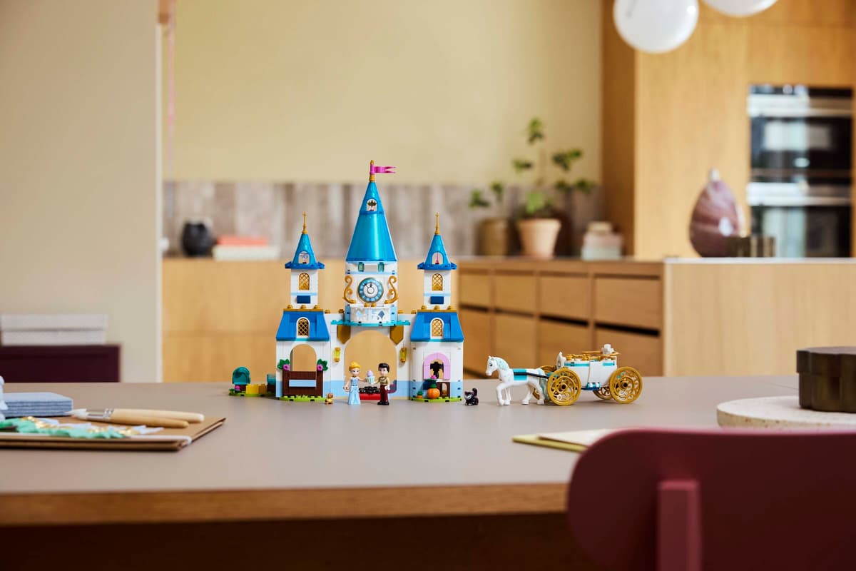 Lego 43275 Cinderella's Castle & Horse Carriage