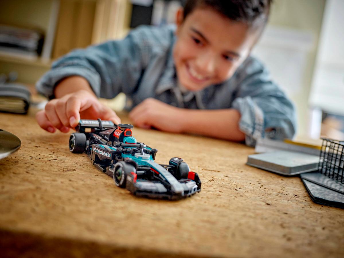 Lego Speed Champions Mercedes-AMG F1® W15 Race Car 77244